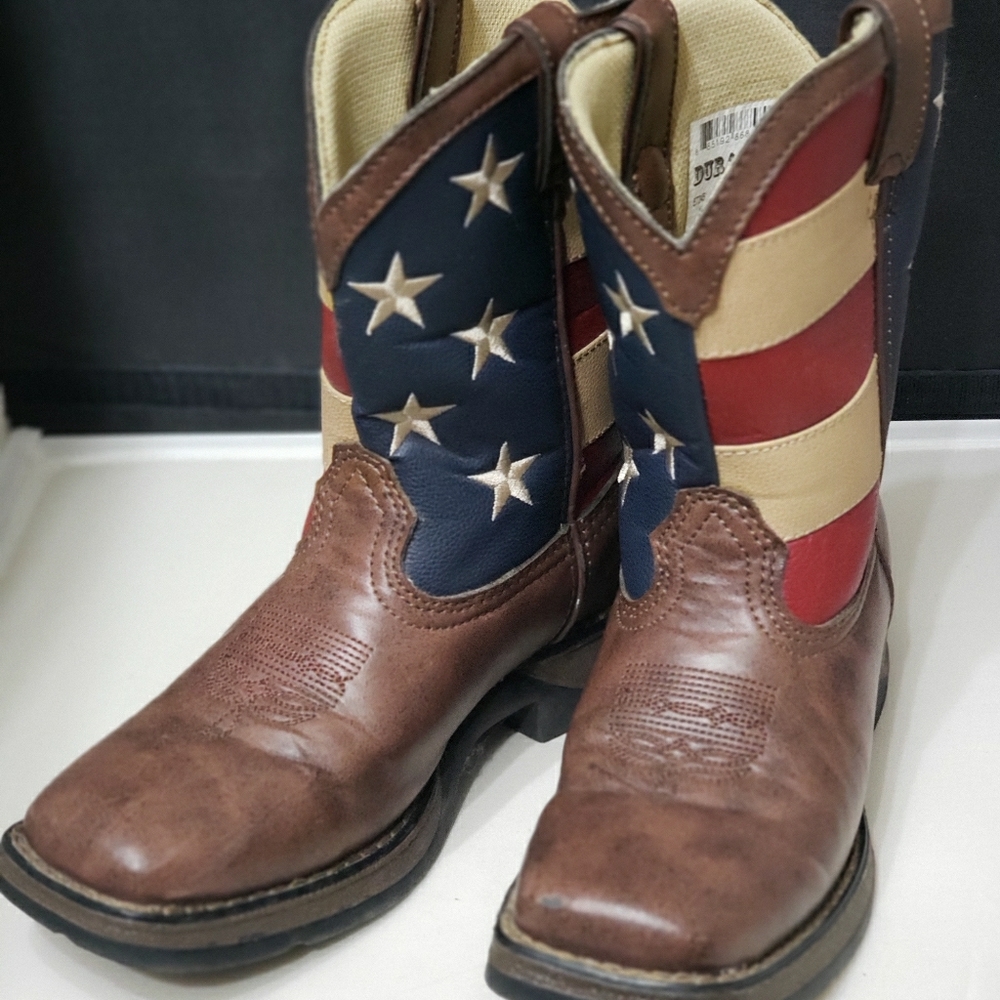 Boy's size 2 American flag Durango boots